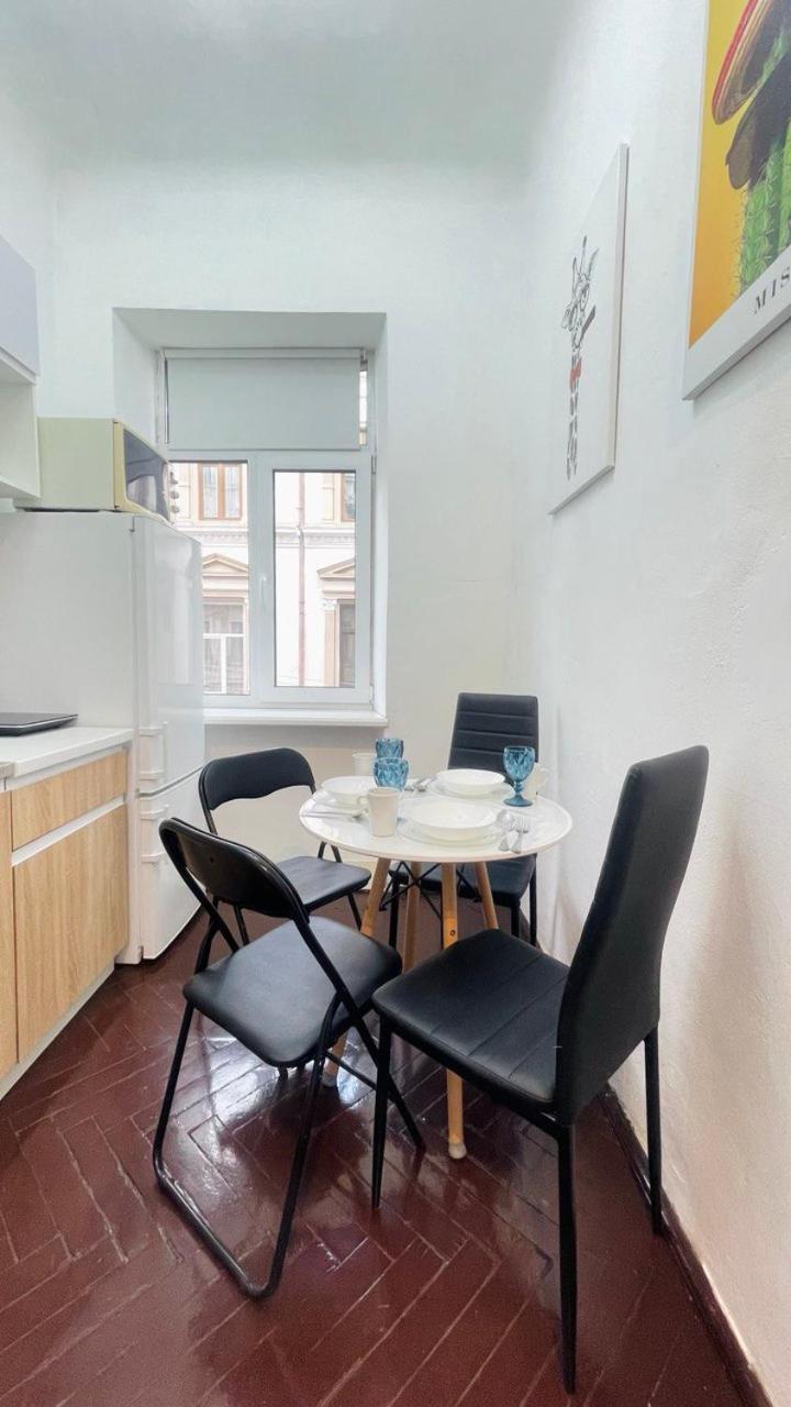 смарт-квартира з кондиціонером в самому центрі міста Apartment